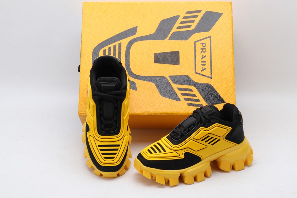 P*rada SNEAKER